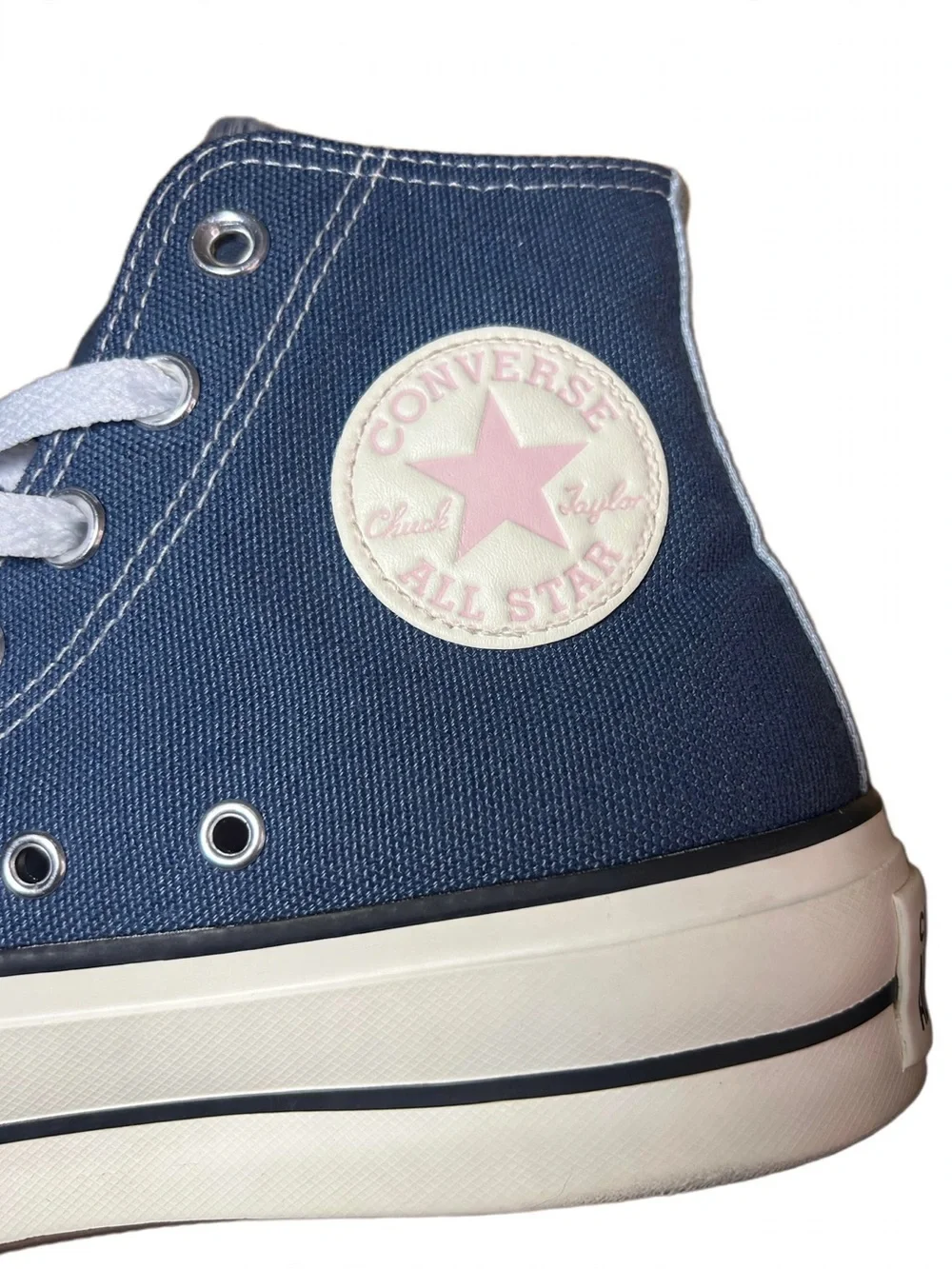 Classic High-Top Converse all stars Sneakers in Navy with Pink Lining